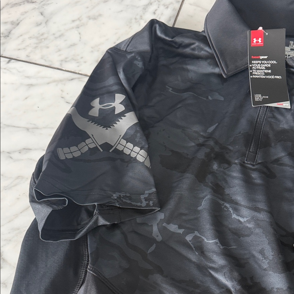 FINAL SALE 🏷️ Under Armour Men's Black Polo - Picture 5 of 6